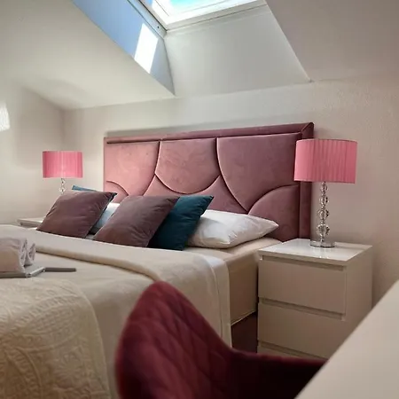 Four You-with Sea View 자다르