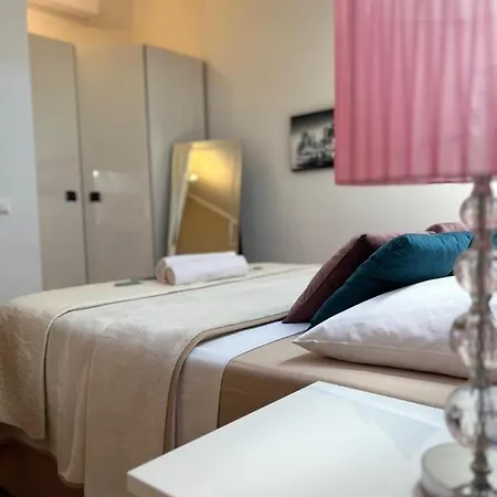 Four You-with Sea View ザダル