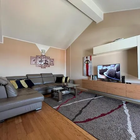 Four You-with Sea View Apartament